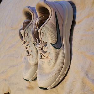 Nike Cream and Teal Running Shoes
